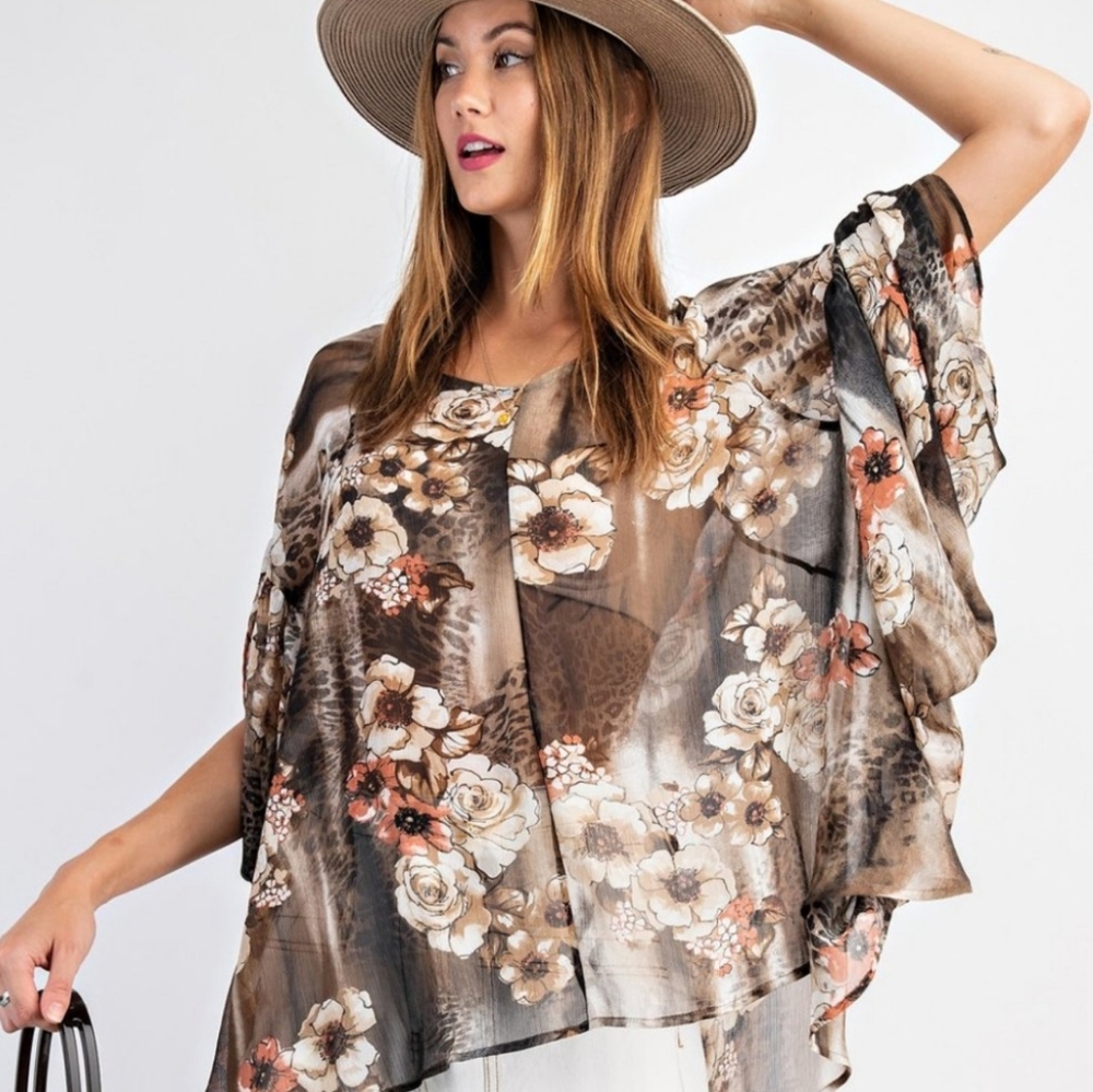 🌷Beautiful Sheer Floral Flowy Boxy Top with batwing sleeves